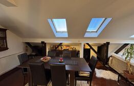 Apartament la mansardă, 3 camere, 76 mp, Deva