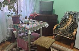 Apartament cu 3 camere, 42 mp, zona Gojdu