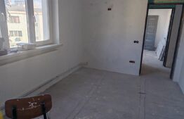 Apartament de vanzare, cu 4 camere, 85 mp, zona centrala