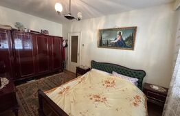 Apartament cu 3 camere, zona Progresul decomandat