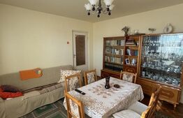 Apartament cu 3 camere, zona Progresul decomandat