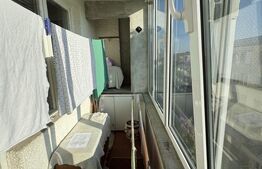 Apartament cu 3 camere, zona Progresul decomandat