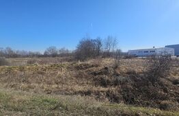 Teren intravilan,  3500 mp, pozitie strategică, Deva