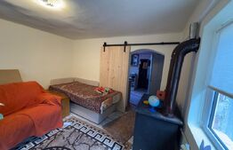 Casa de vanzare, 3 camere, 66 mp, zona Vața de Sus