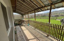 Vand casa cu 2 camere, in Valea Bradului