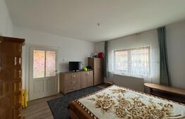 Casa de vanzare, cu 3 camere, 120 mp, 1080 mp teren, zona Simeria 