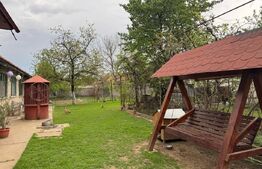 Casa de vanzare, cu 3 camere, 120 mp, 1080 mp teren, zona Simeria 