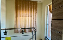 Casa de vanzare, cu 5 camere, 138 mp, zona Simeria