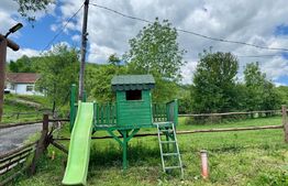 Cabane de vanzare, cu 3 camere, 50 mp, zona Brad