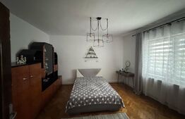 Casa de vanzare, cu 4 camere, 175 mp, în apropiere de Hațeg