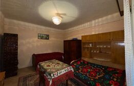 Casa de vanzare, cu 2 camere, 120 mp + teren de 1207 mp, zona Cărăstău