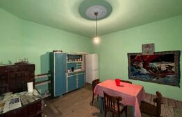 Casa de vanzare, cu 2 camere, 120 mp + teren de 1207 mp, zona Cărăstău