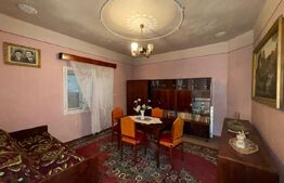 Casa de vanzare, cu 2 camere, 120 mp + teren de 1207 mp, zona Cărăstău