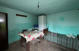 Casa de vanzare, cu 2 camere, 120 mp + teren de 1207 mp, zona Cărăstău