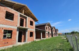 Oportunitate URIAȘĂ pentru dezvoltatori/constructori–Ansamblu 4 case în Simeria