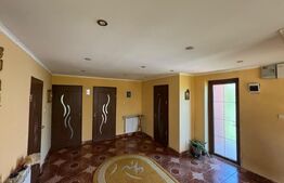 Vila de vanzare, cu 9 camere, 360 mp, zona Orăștie