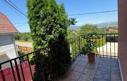 Vila de vanzare, cu 9 camere, 360 mp, zona Orăștie