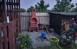 Casă de vanzare, cu două unități locative, 5 camere, 158 mp, zona Geoagiu