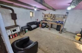 Casă de vanzare, cu două unități locative, 5 camere, 158 mp, zona Geoagiu