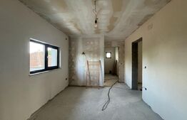 Jumatate de duplex cu 4 camere, 130 mp, in Deva