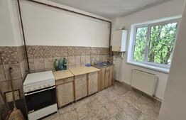  Apartament renovat cu terasă și priveliște superbă – o oază de liniște 