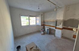 Garsonieră spațioasă de vânzare, etaj 2/4, zonă centrală – recent renovată