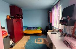 Casa de vanzare, cu 4 camere, 180 mp, in Simeria