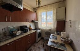 Apartament cu 2 camere, decomandat în Simeria 