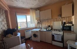 Apartament cu 2 camere, semidecomandat, zona ultracentrala in SImeria