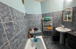 Apartament cu 2 camere, semidecomandat, zona ultracentrala in SImeria