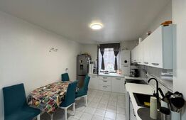 Apartament de vânzare, cu 2 camere, 57 mp, decomandat, zona Balcescu 