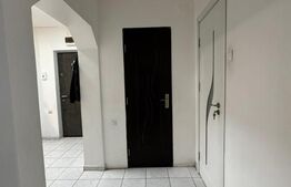 Apartament de vânzare, cu 2 camere, 57 mp, decomandat, zona Balcescu 