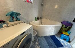 Apartament de vânzare, cu 2 camere, 57 mp, decomandat, zona Balcescu 