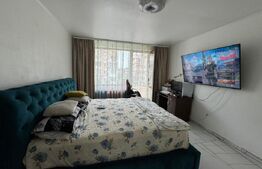 Apartament de vânzare, cu 2 camere, 57 mp, decomandat, zona Balcescu 