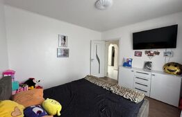 Apartament de vânzare, cu 2 camere, 57 mp, decomandat, zona Balcescu 