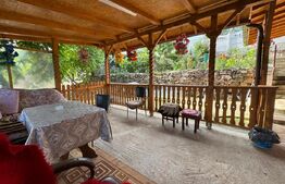 Casa cu 3 camere, 70 mp, in Ghelari