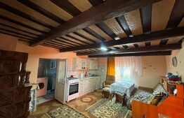 Casa cu 3 camere, 70 mp, in Ghelari