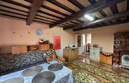 Casa cu 3 camere, 70 mp, in Ghelari