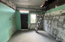 Casă cu 4 camere în Hunedoara 