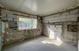 Casă cu 4 camere în Hunedoara 