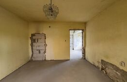 Casă cu 4 camere în Hunedoara 