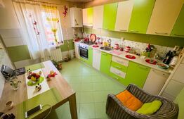 Apartament 2 camere semi-decomandat 