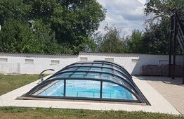 Casă cu 3 camere în Hunedoara – priveliște, piscină și autonomie energetică