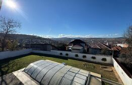 Casă cu 3 camere în Hunedoara – priveliște, piscină și autonomie energetică