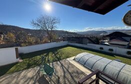 Casă cu 3 camere în Hunedoara – priveliște, piscină și autonomie energetică