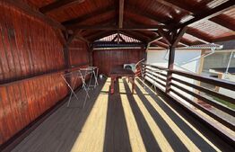 Casă cu 3 camere în Hunedoara – priveliște, piscină și autonomie energetică