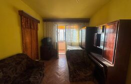 Apartament cu 3 camere Semidecomandat in Orastie.