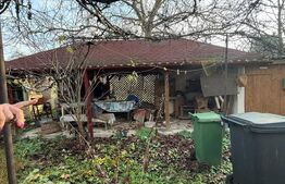 Casa de vanzare, cu 3 camere, doua bucatarii+teren in Simeria