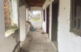 Casa cu 2 camere in Densus, 20 km de Manastirea Prinslop