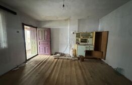 Casa cu 2 camere in Densus, 20 km de Manastirea Prinslop